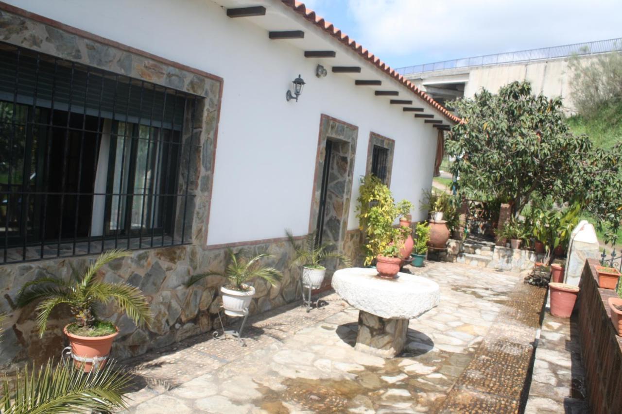 Villa El Sitio De Su Recreo Jerez De Los Caballeros Exterior foto